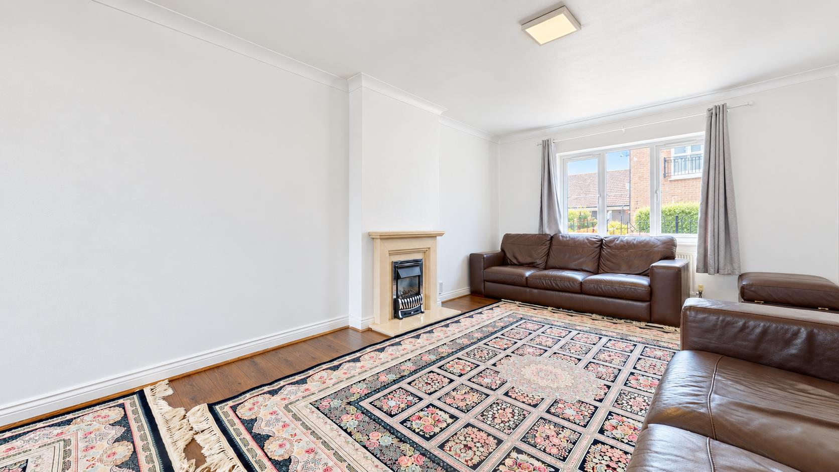 3 bed property in Darwin Close, Milton Keynes